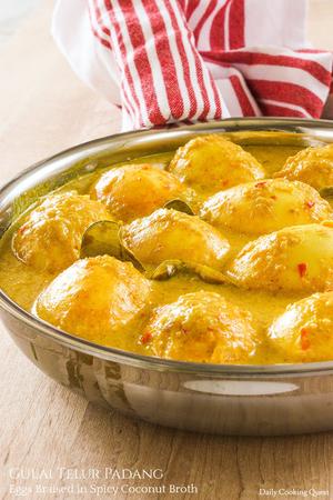 Gulai Telur Padang - Eggs Braised in Spicy Coconut Broth